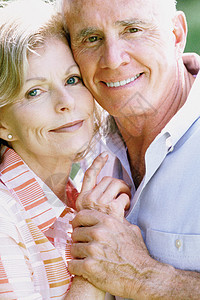 一对老年夫妇的肖像图片