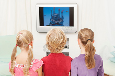 孩子们看电视图片
