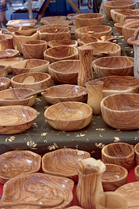 普罗旺斯艾克斯市的橄榄木碗图片