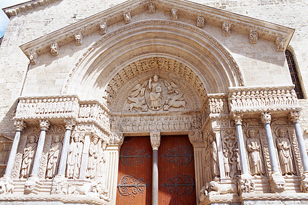阿尔勒圣特罗芬教堂门口图片