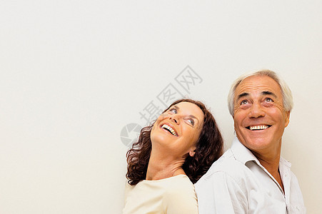 夫妻欢笑背景图片