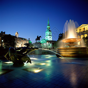 特拉法加广场喷泉图片