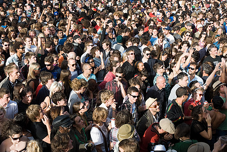 伦敦诺丁山狂欢节的人群图片
