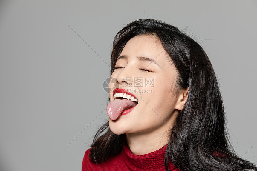 性感美女活力可爱搞怪表情图片