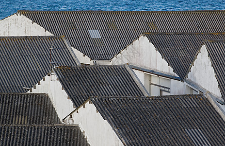 波纹铁皮屋顶背景图片