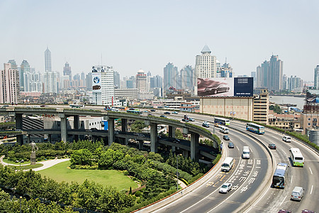 上海天际线附近的立交桥图片