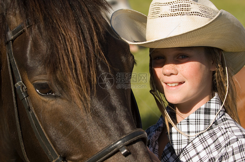 ‘~一个小姐姐和一匹马的肖像  ~’ 的图片
