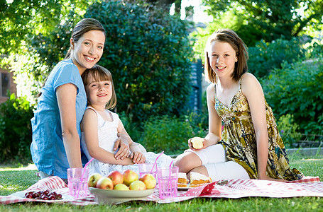 野餐的母女苹果6s高清图片