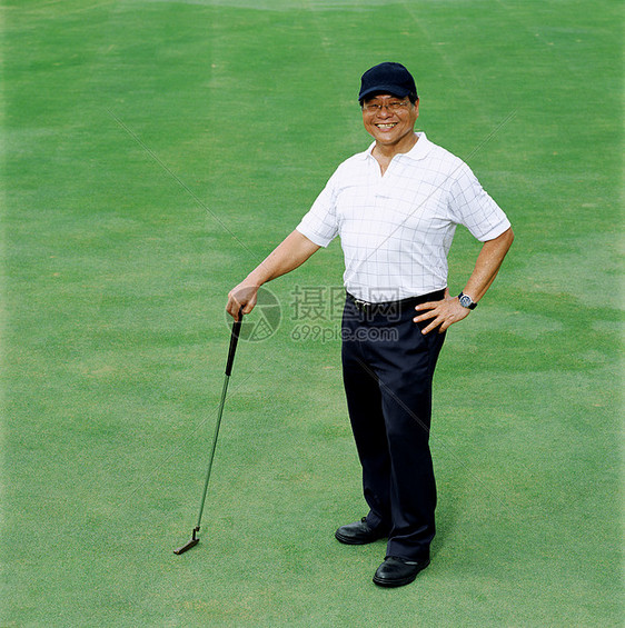 一名男子高尔夫球手的肖像图片