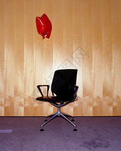 气球和办公椅图片