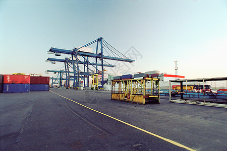 码头货场混凝土地面海运业高清图片