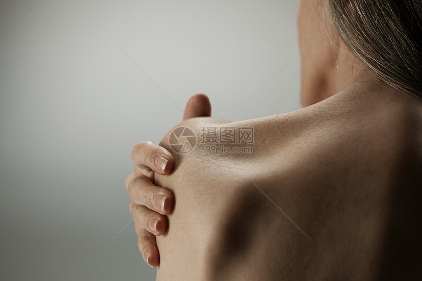 女性背部