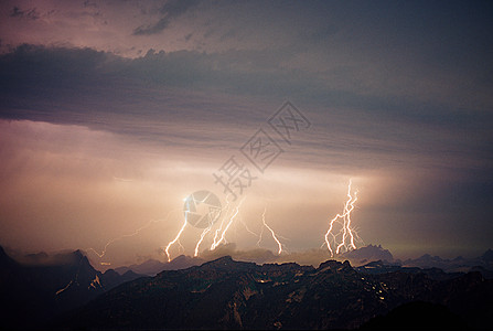 暴风雨天空闪电风暴背景