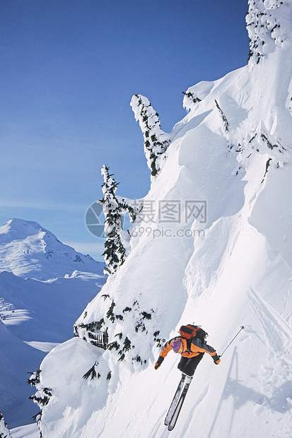 台山北瀑布滑雪者图片