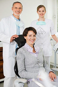 牙医卫生员与妇女图片