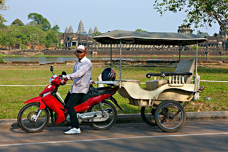 越南柬埔寨暹粒吴哥窟的土族司机图片