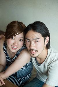 日本年轻夫妇图片