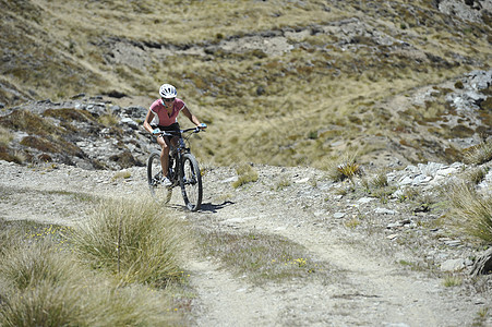 新西兰女山地自行车选手图片