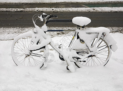 雪地自行车图片