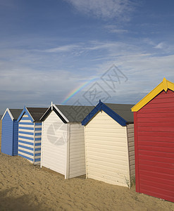 彩虹海滩小屋图片
