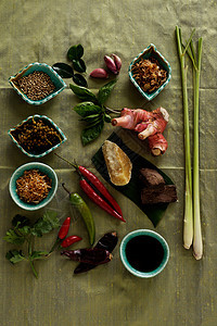 传统泰国菜的新鲜原料图片
