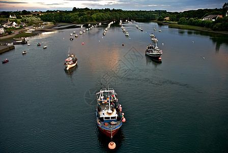 法国诺曼底的渔船河图片