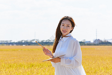 田野油画文艺清新美女户外油画写生背景