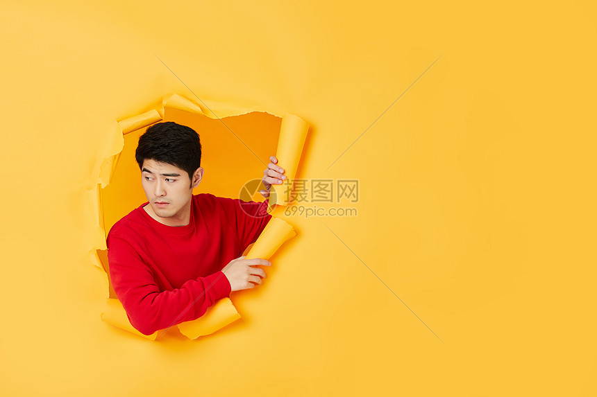 照片 人物情感 东亚人 青年男性探出头.