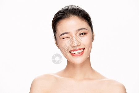 抖音表情包美女夸张调皮表情眨眼睛背景