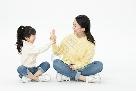 妈妈的笑容亲子母女亲密陪伴背景