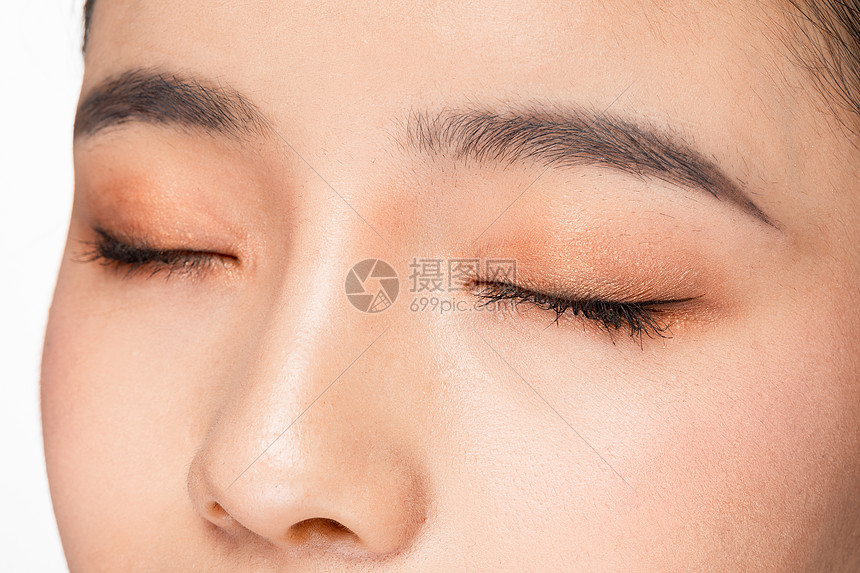 女性双眼眼睛眉毛闭眼特写