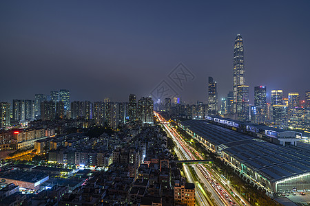 夜晚公路夜景深圳平安大厦背景