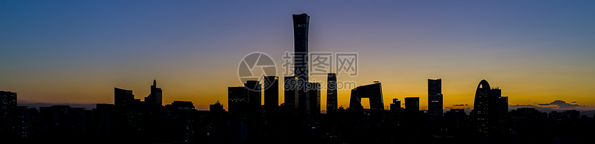 北京国贸的地标剪影图片