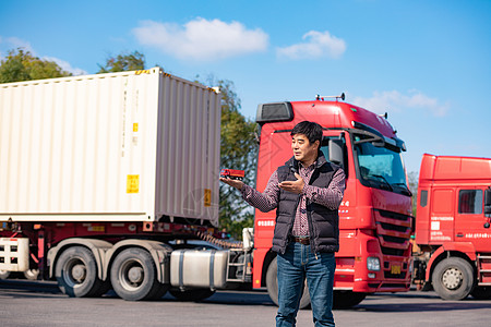 中国速度货车司机展示货车模型背景