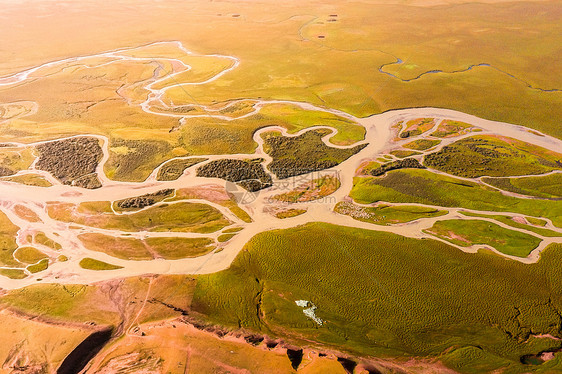 新疆巴音布鲁克开都河弯曲航拍图片