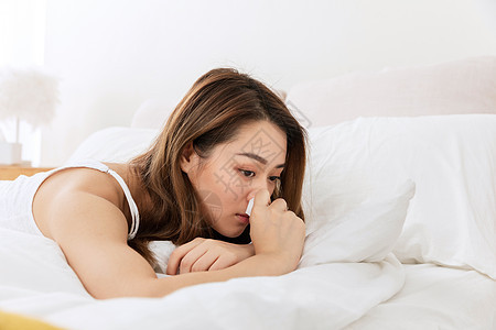 分手失恋悲伤女性图片