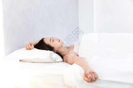 青年居家女性睡觉睡眠图片