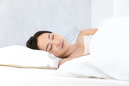 青年居家女性睡觉睡眠图片