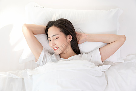 居家青年女性睡觉睡眠图片