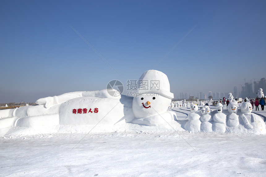  哈尔滨雪人谷图片