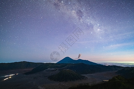 印尼火山全景印尼布罗莫火山星空背景