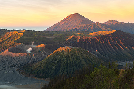 日出印尼布罗莫火山背景