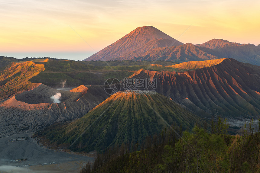 印尼布罗莫火山图片