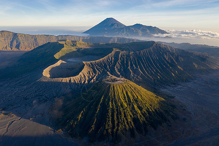 8月你好印尼布罗莫火山公园日落航拍背景