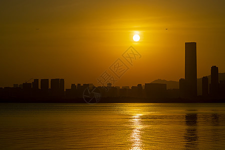 黄昏深圳海上城市背景图片