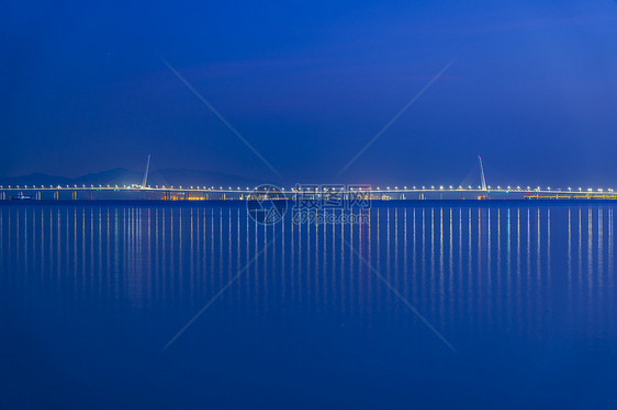 夜景海上深圳湾的大桥图片