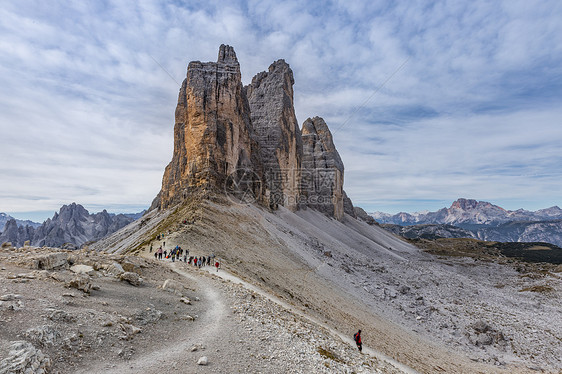欧洲意大利著名户外天堂阿尔卑斯山区三山峰图片