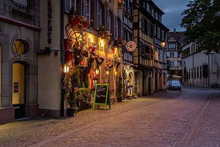法国著名鲜花旅游小镇科尔马街景夜景图片