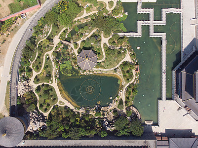 俯瞰湖北襄阳唐城影视城御花园背景图片