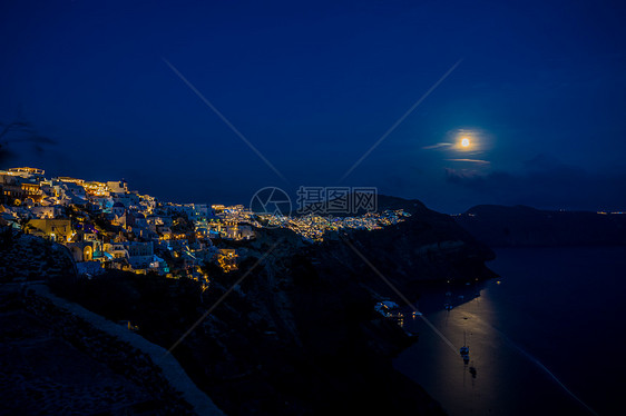 圣托里尼半岛与月同明图片